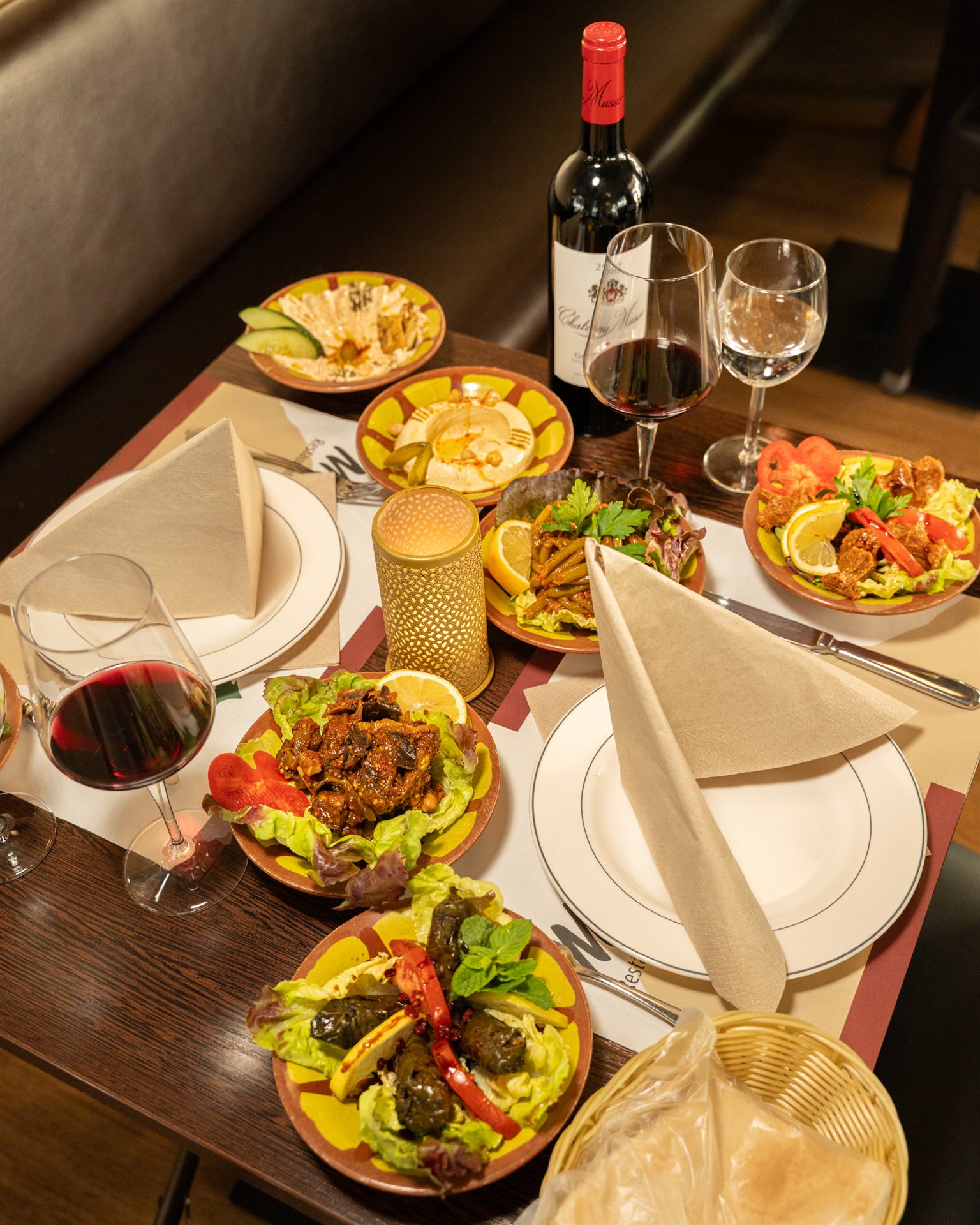 Mezze-Auswahl / Tischbild